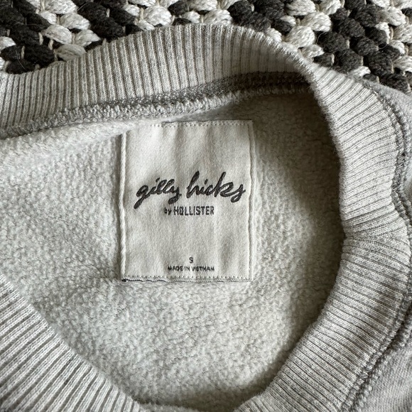 Gilly Hicks Cropped Crew Neck Sweatshirt - Picture 2 of 3